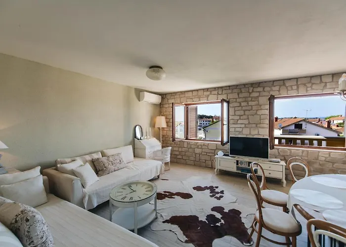 Salvia 4 Stars Apartment